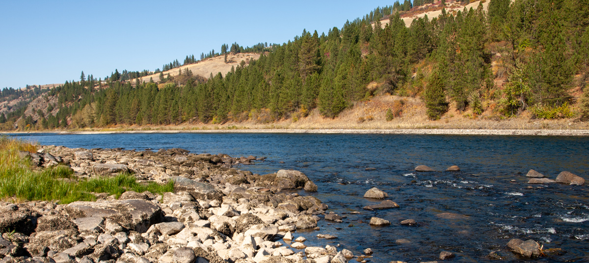 Shallow Kooskooskee River with rocky shores