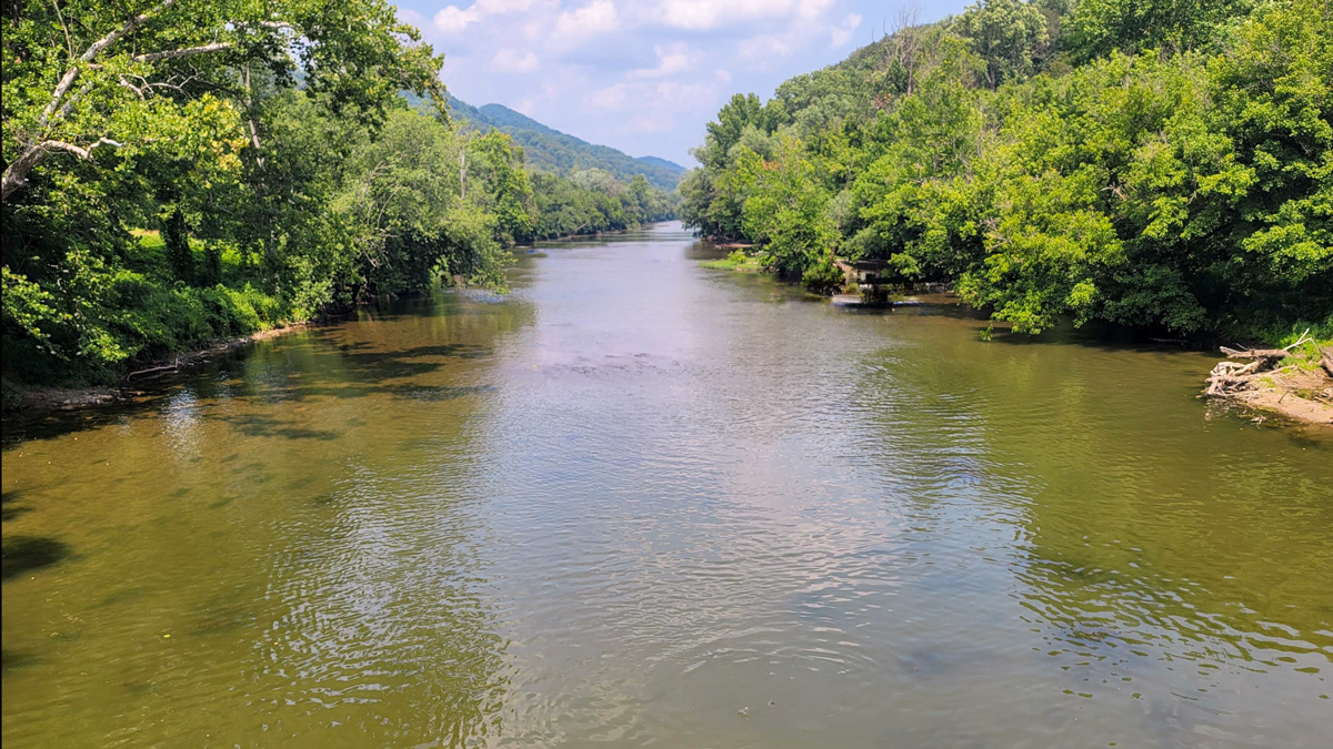 The small and gentle Clinch River flows down the valley
