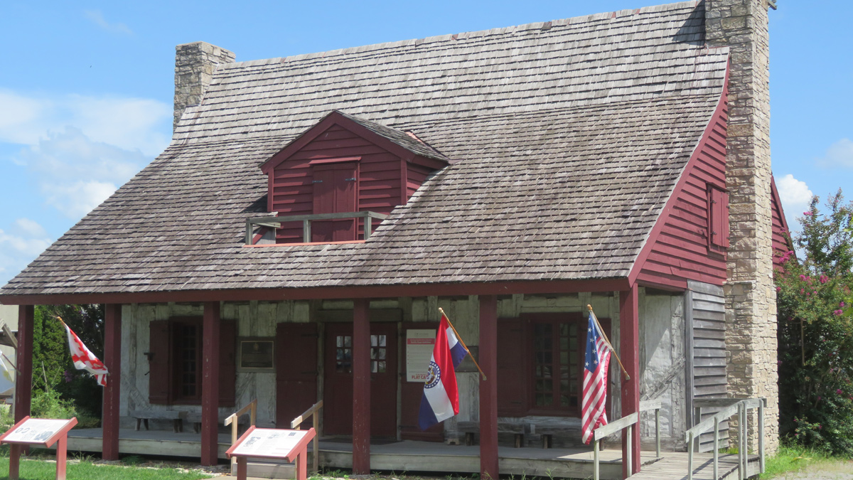 French-American style log house
